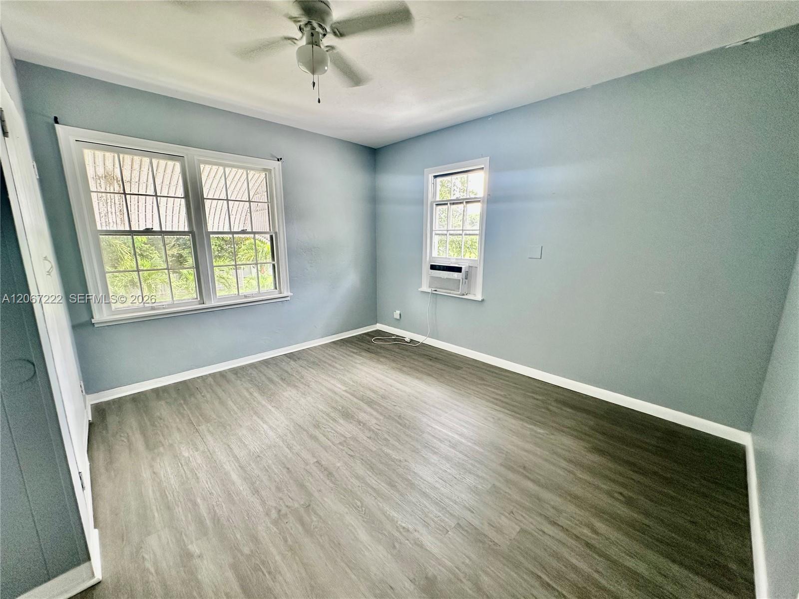 1260 NE 115th St # 4 — Photo 2