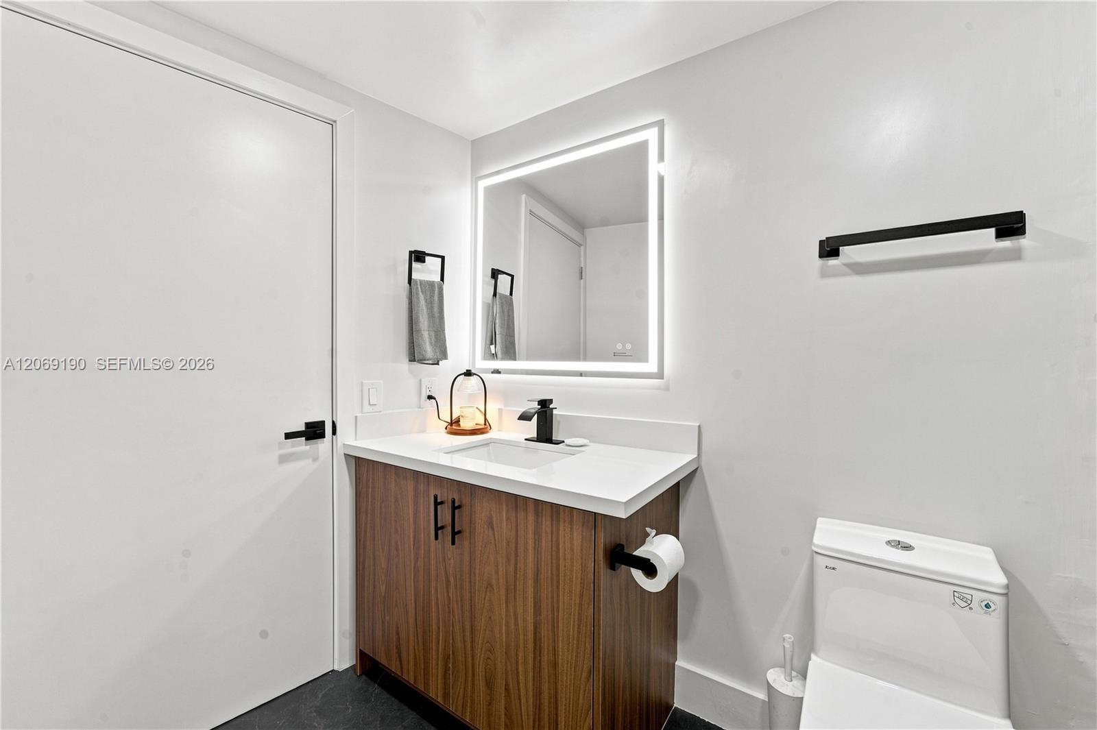 1750 N Bayshore Dr # 1912 View 10