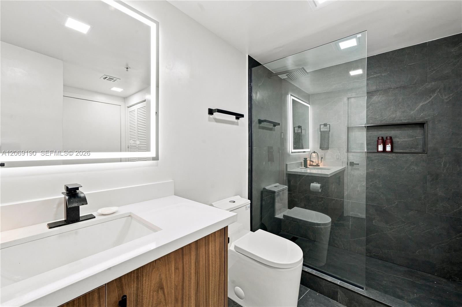 1750 N Bayshore Dr # 1912 View 11