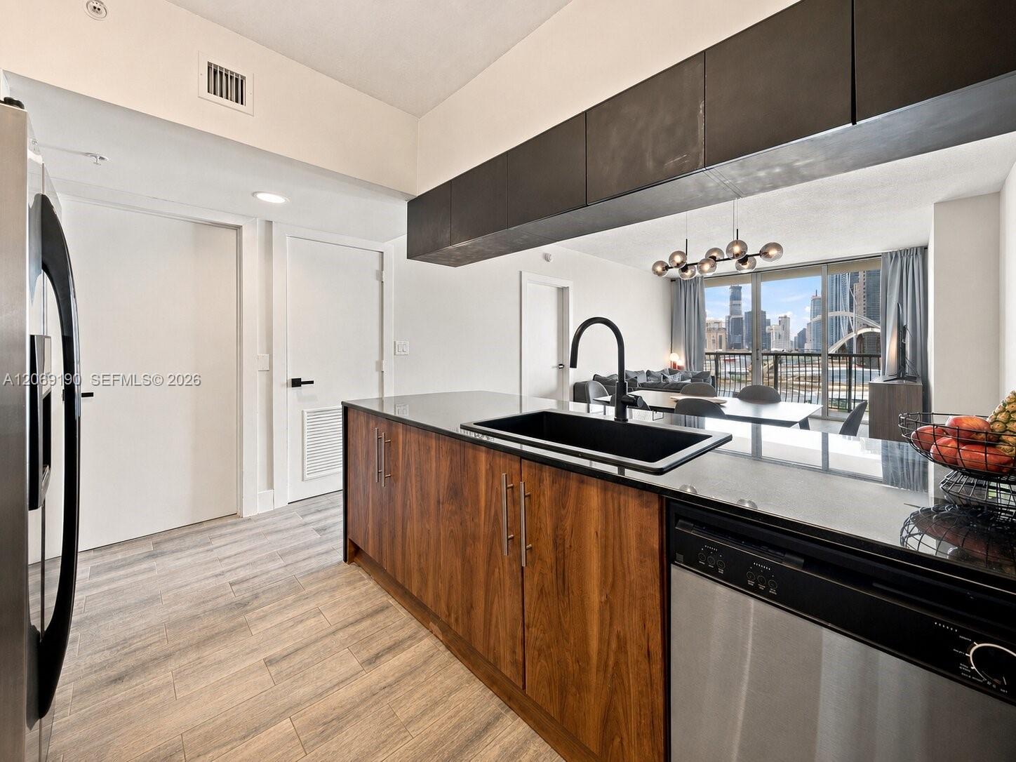 1750 N Bayshore Dr # 1912 View 3