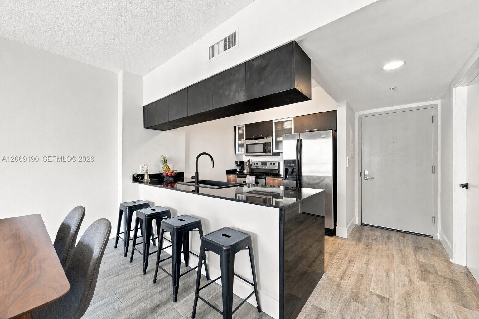 1750 N Bayshore Dr # 1912 View 4