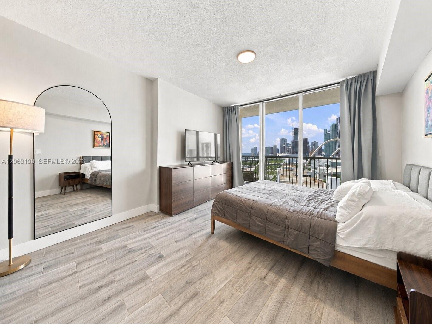 1750 N Bayshore Dr # 1912 View 7
