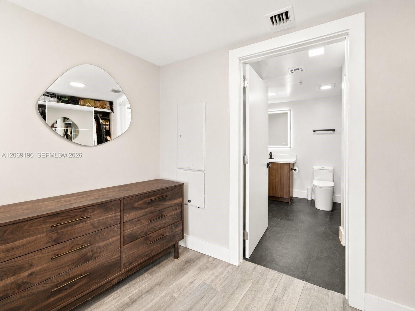 1750 N Bayshore Dr # 1912 View 8