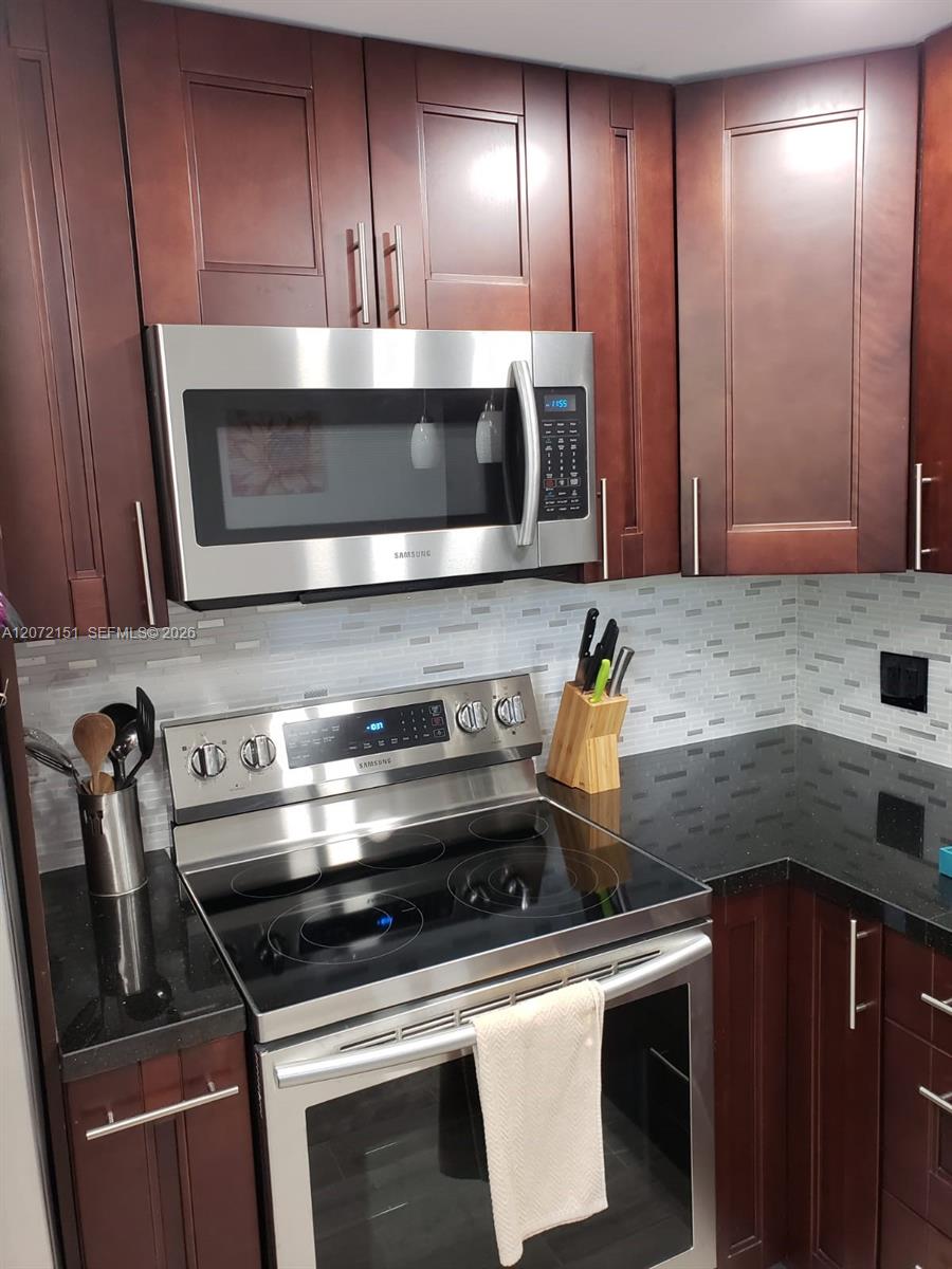 900 NE 12th Ave # 302 — Photo 5