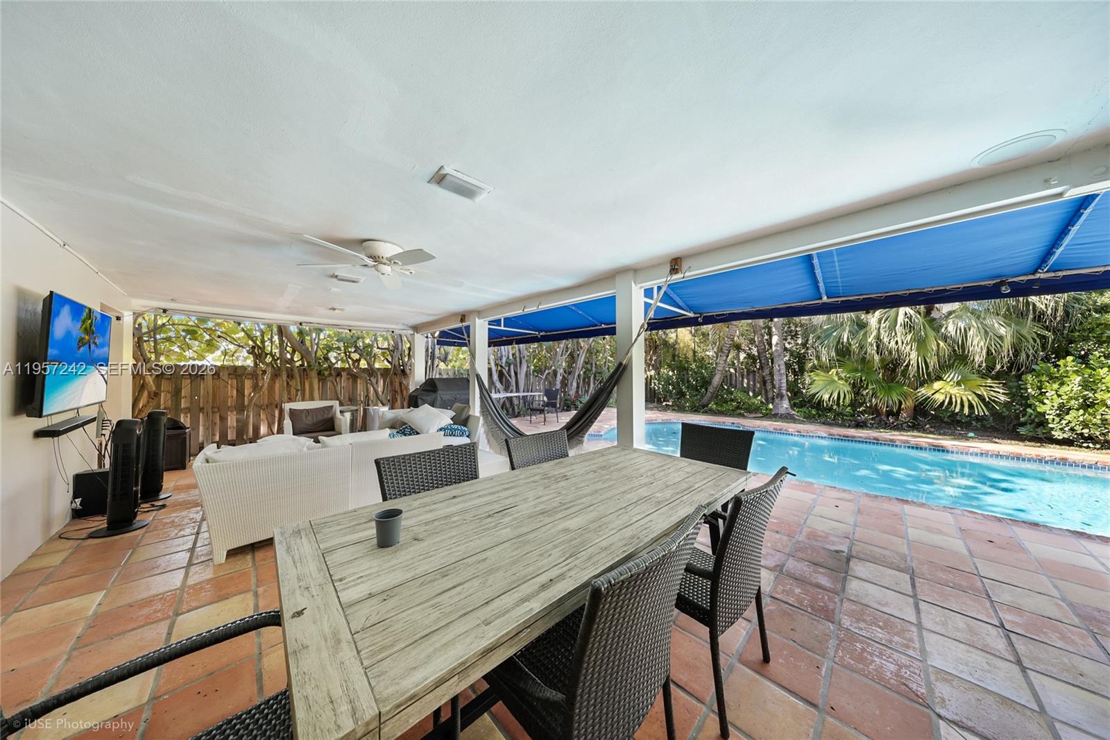 526 Satinwood Dr — Photo 4