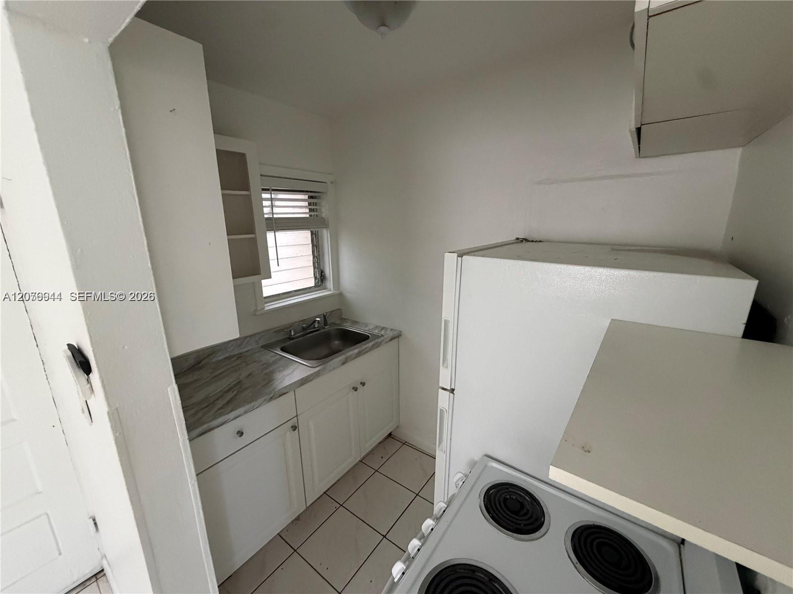 2430 SW 25th Ter # 3 — Photo 3