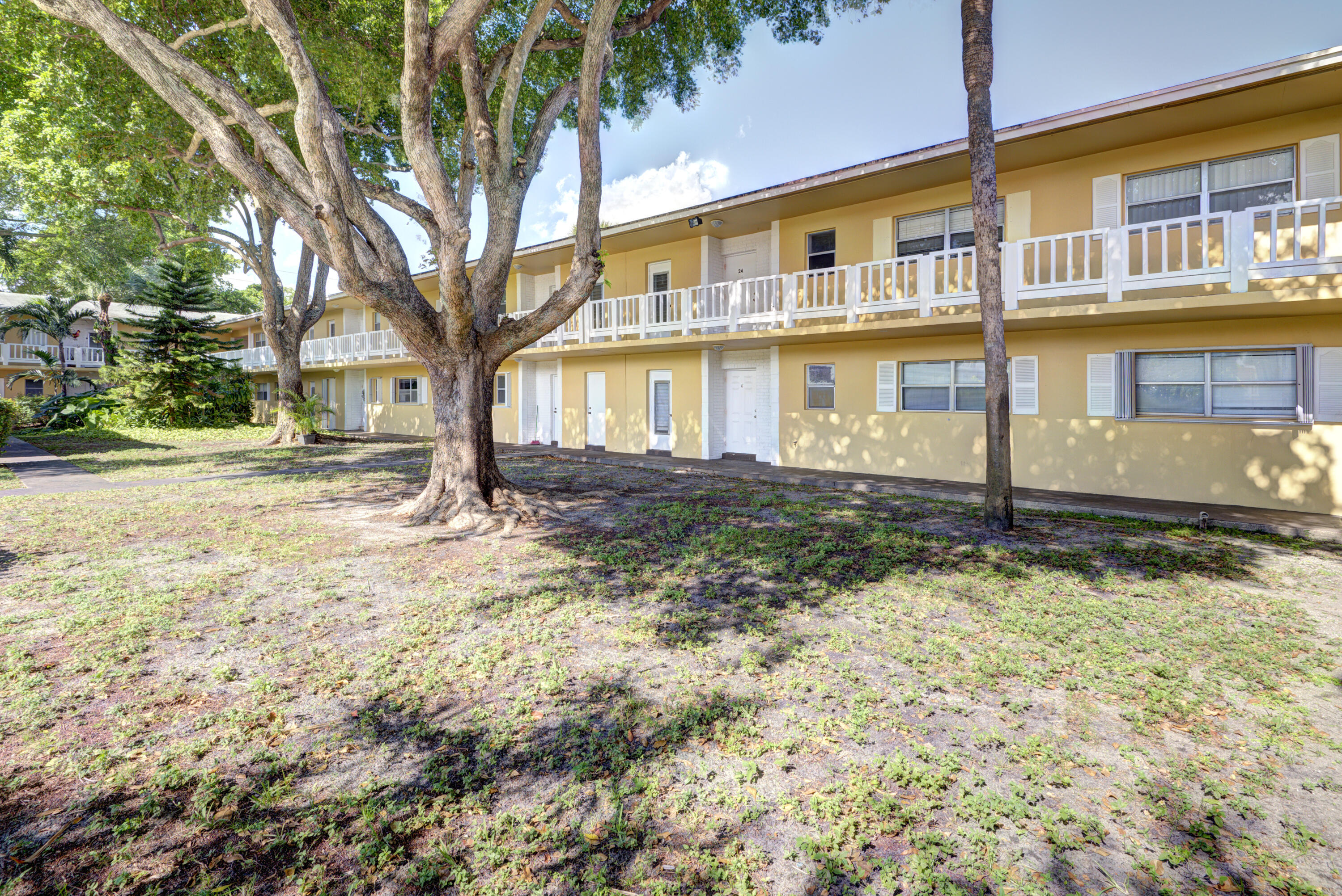420 SE 2nd Avenue # 23, Deerfield Beach FL 33441