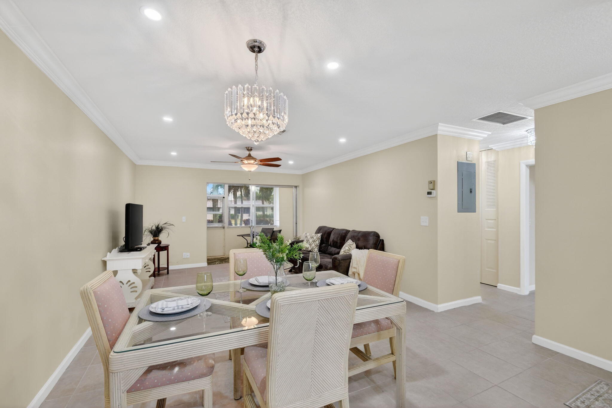 2787 Dudley Dr Apt D, West Palm Beach FL 33415