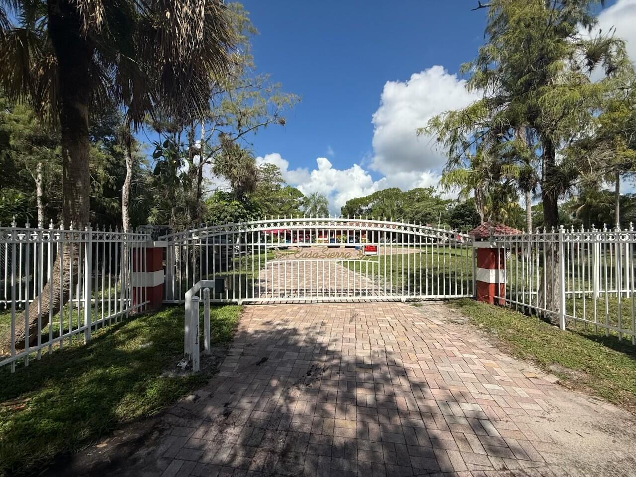 5800 PINETREE Road, Parkland FL 33067