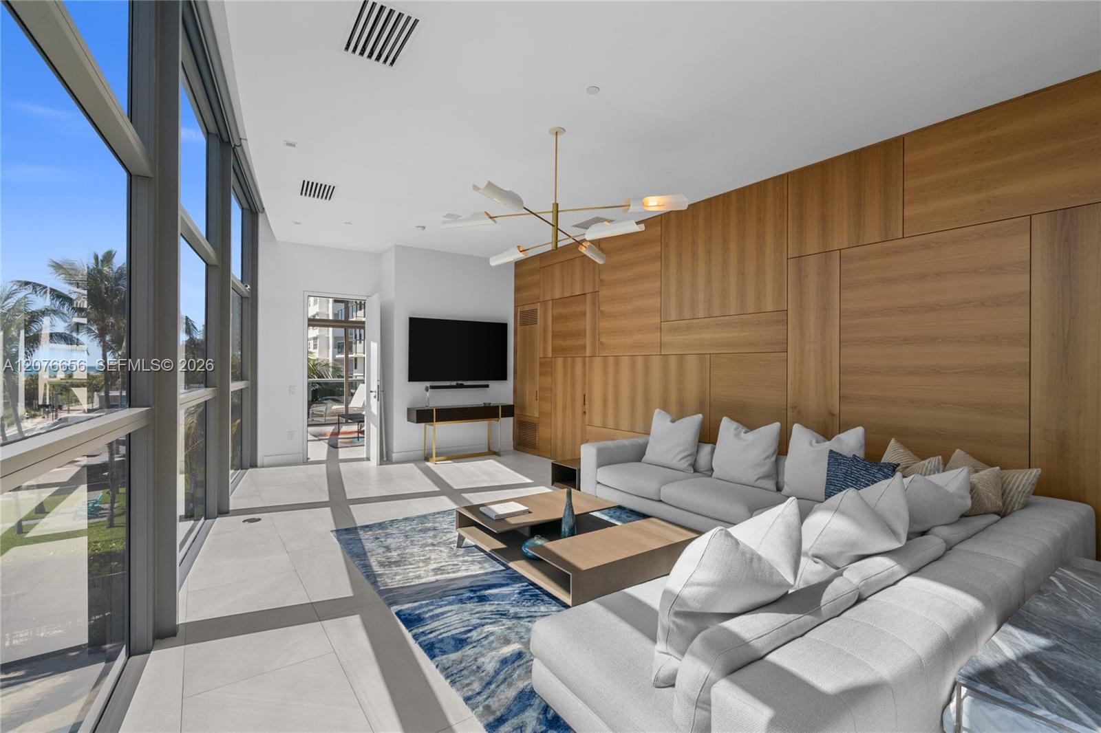 5875 Collins Ave # 401 — Photo 4