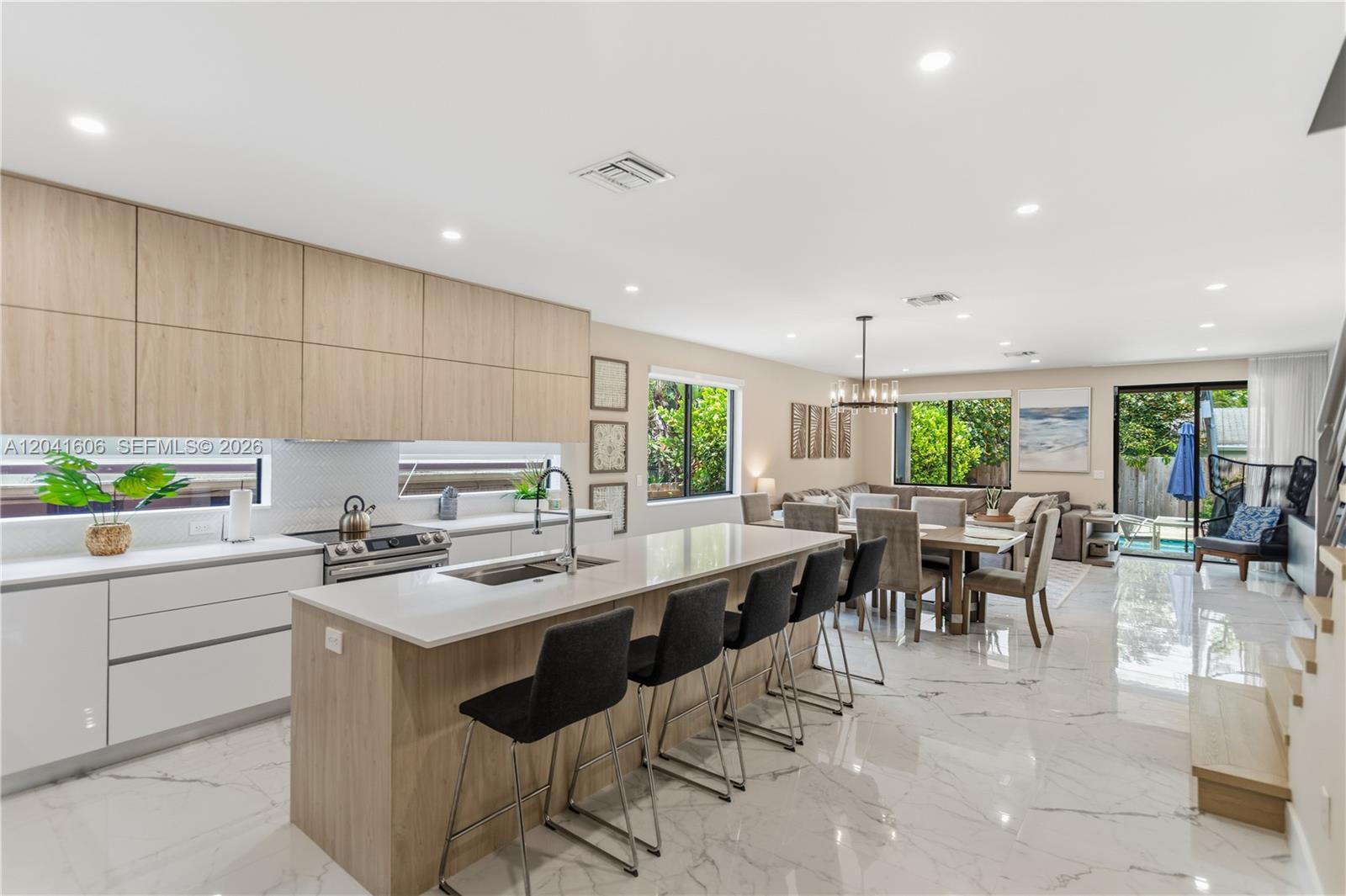 809 SW 10th Ter, Fort Lauderdale FL 33315