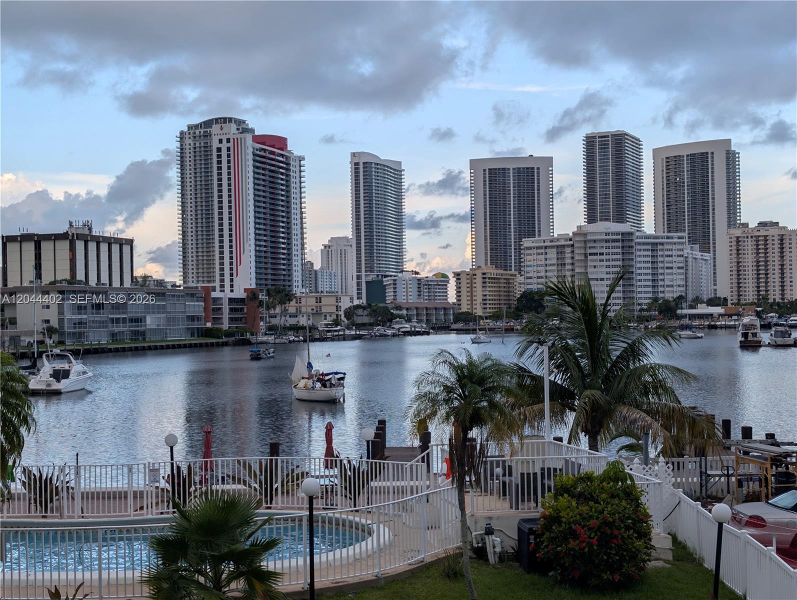 450 GOLDEN ISLES DR # 2H, Hallandale Beach FL 33009