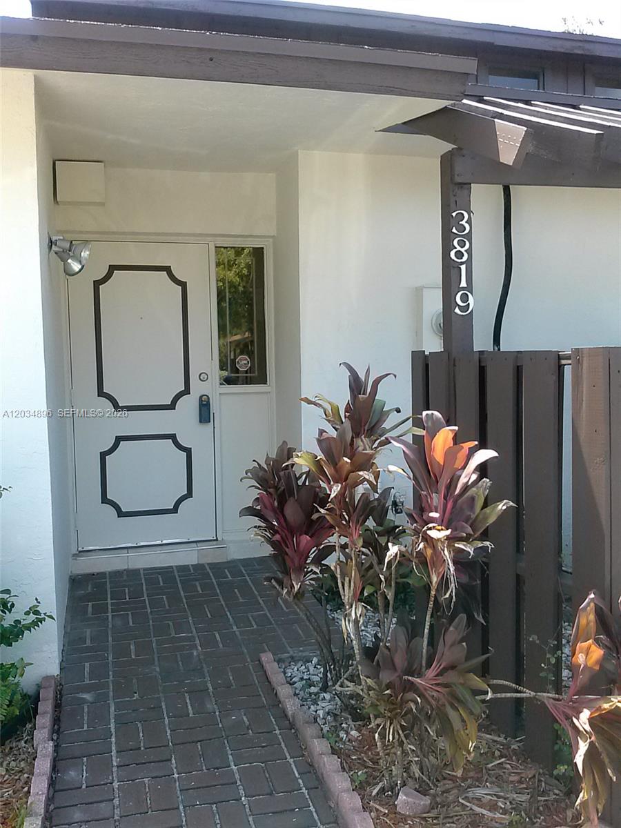 3819 SW 69th Ave # L, Miramar FL 33023