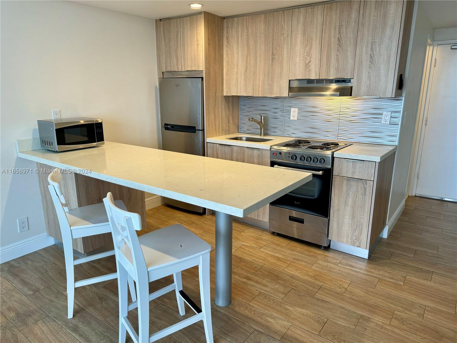 1720 Harrison St # 15F — Photo 2