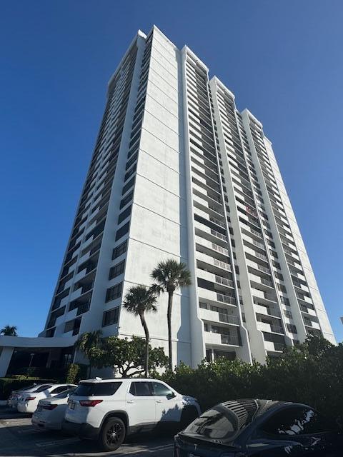 5600 N Flagler Drive # 401, West Palm Beach FL 33407