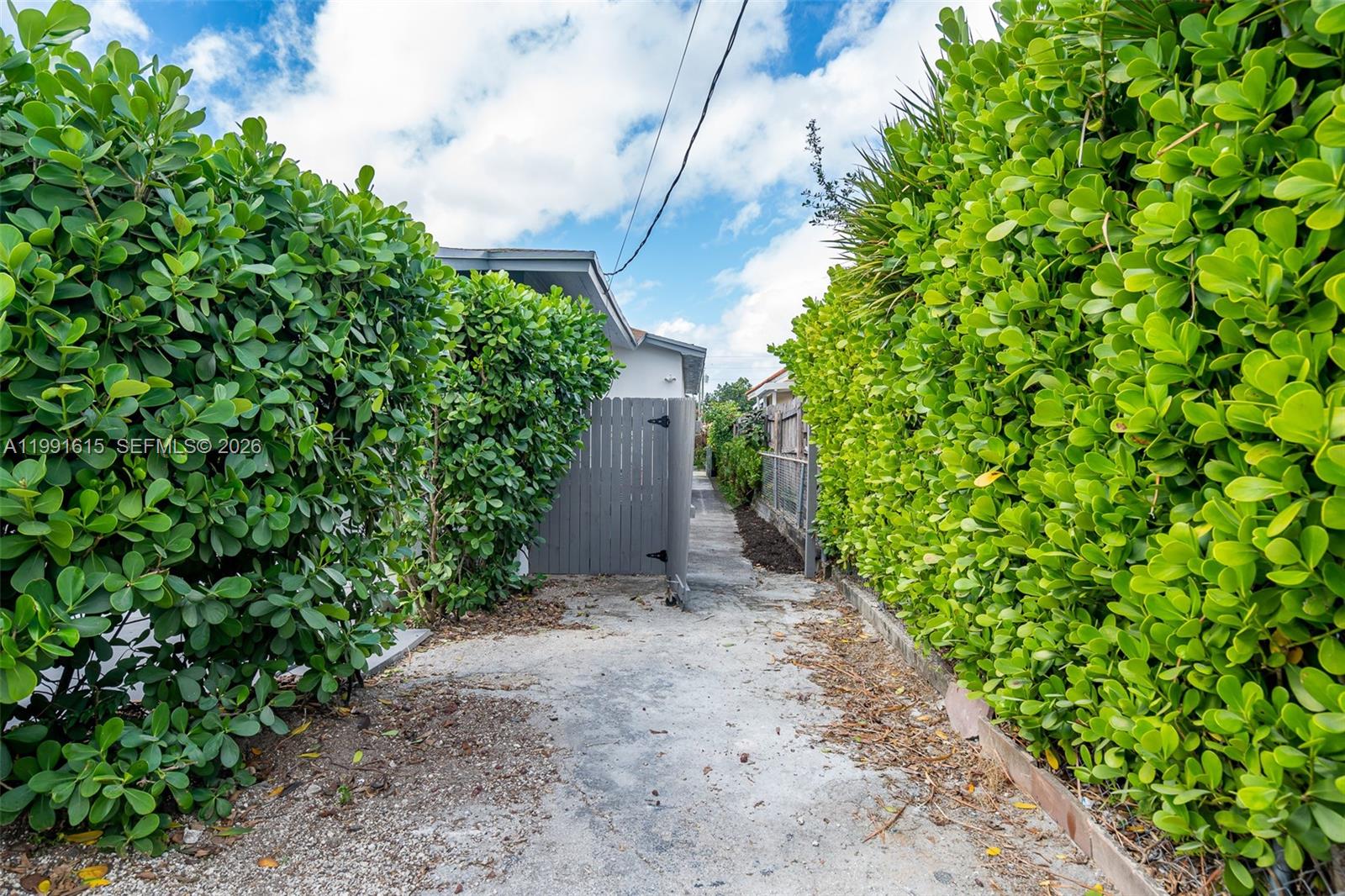 2230 SW 60th Ct — Photo 3