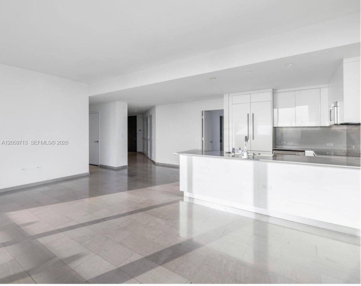 88 SW 7th St # 2902 — Photo 3