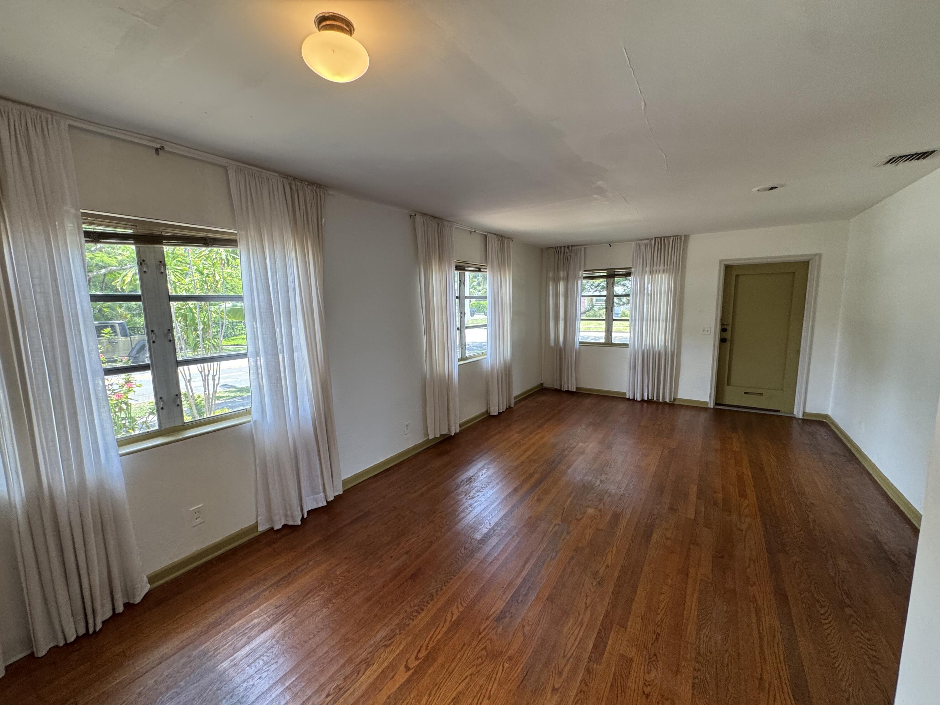 2919 Poinsettia Avenue, West Palm Beach FL 33407