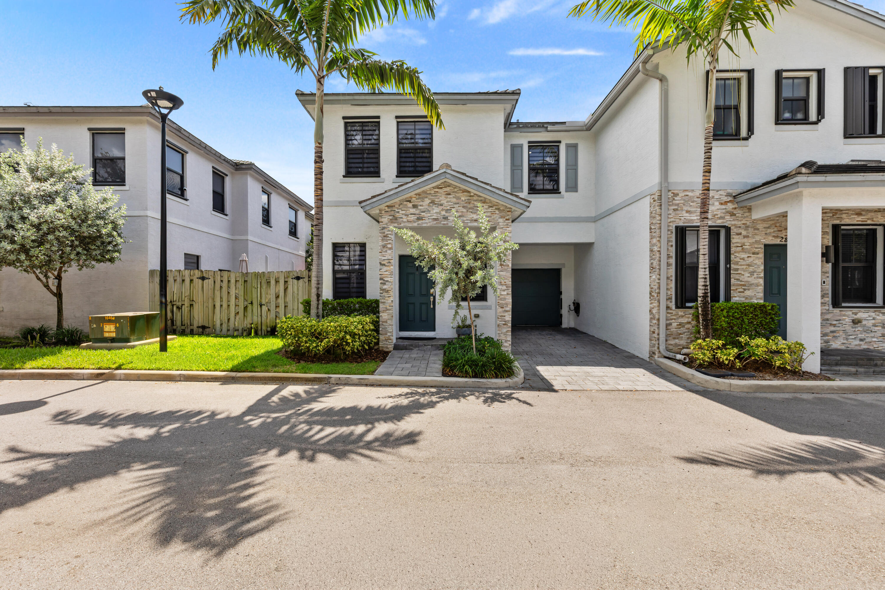 2820 SW 17th Avenue, Fort Lauderdale FL 33315