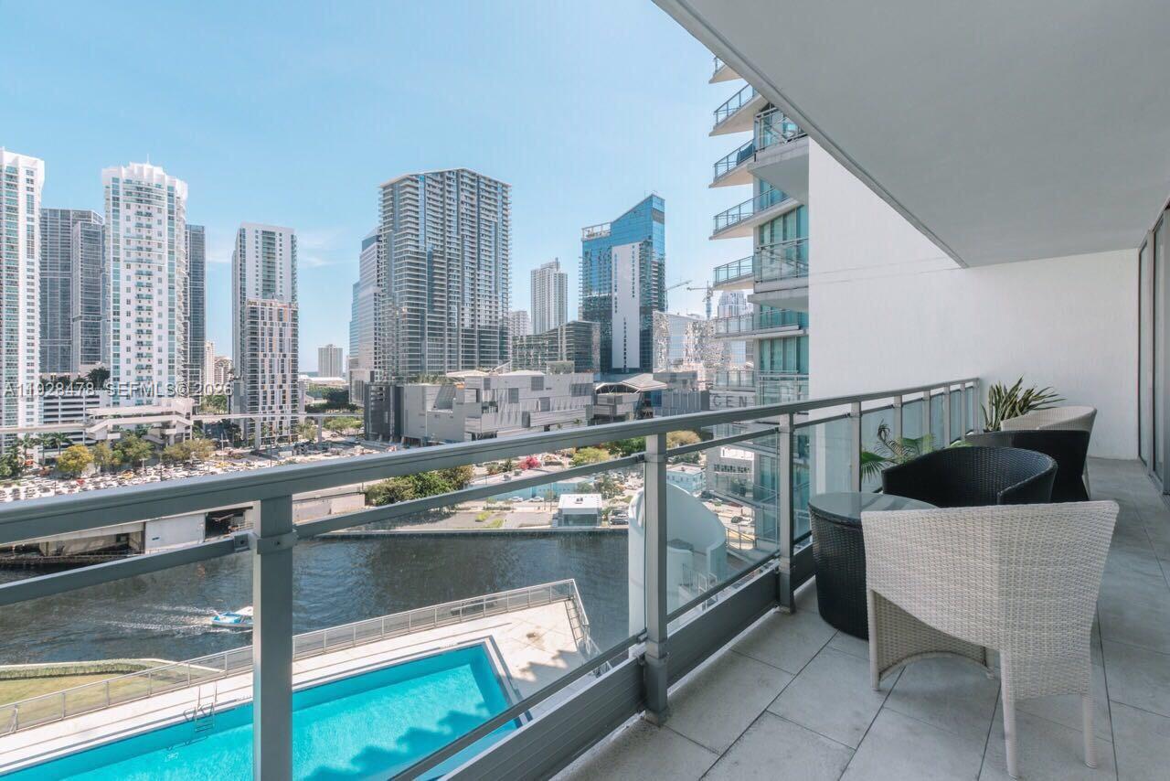 92 SW 3RD St # 1512, Miami FL 33130