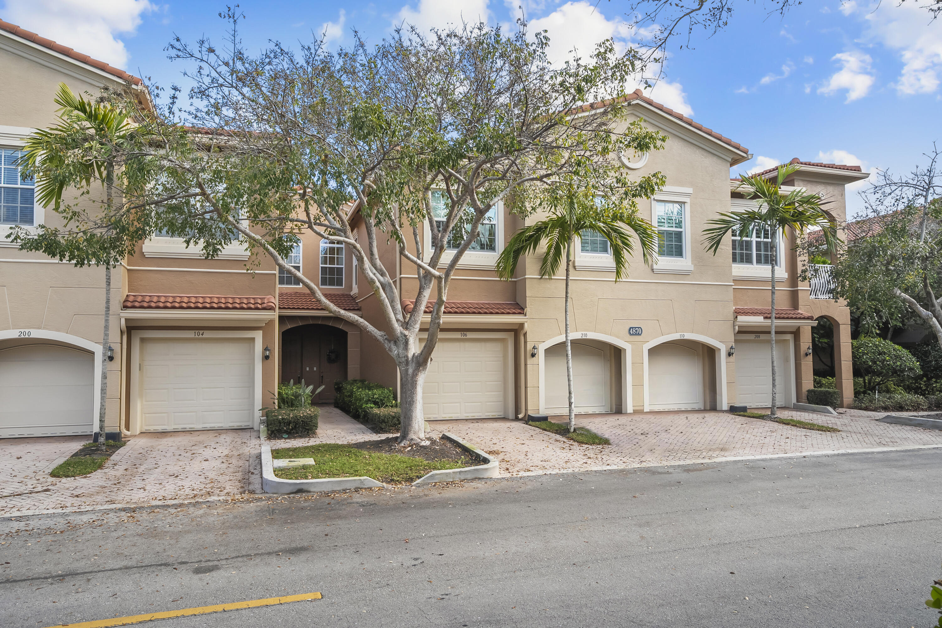 4870 Bonsai Circle # 106, Palm Beach Gardens FL 33418
