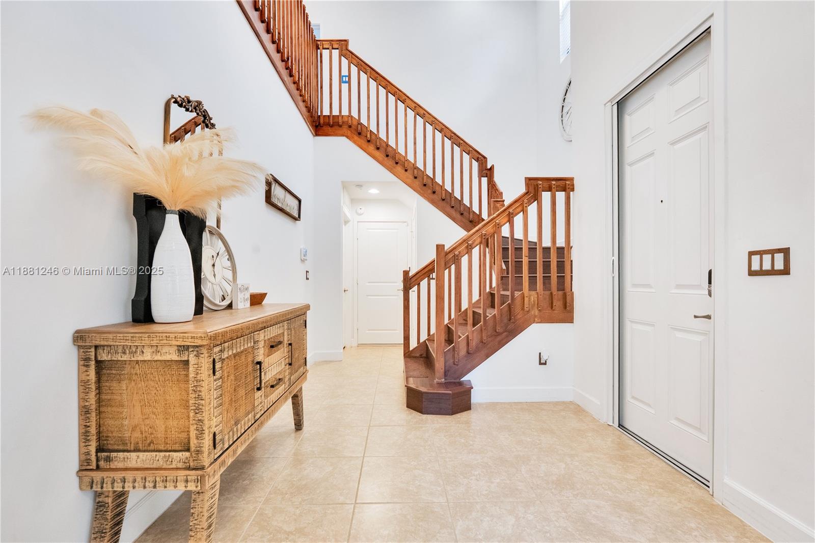 5904 NW 46th Ln — Photo 2