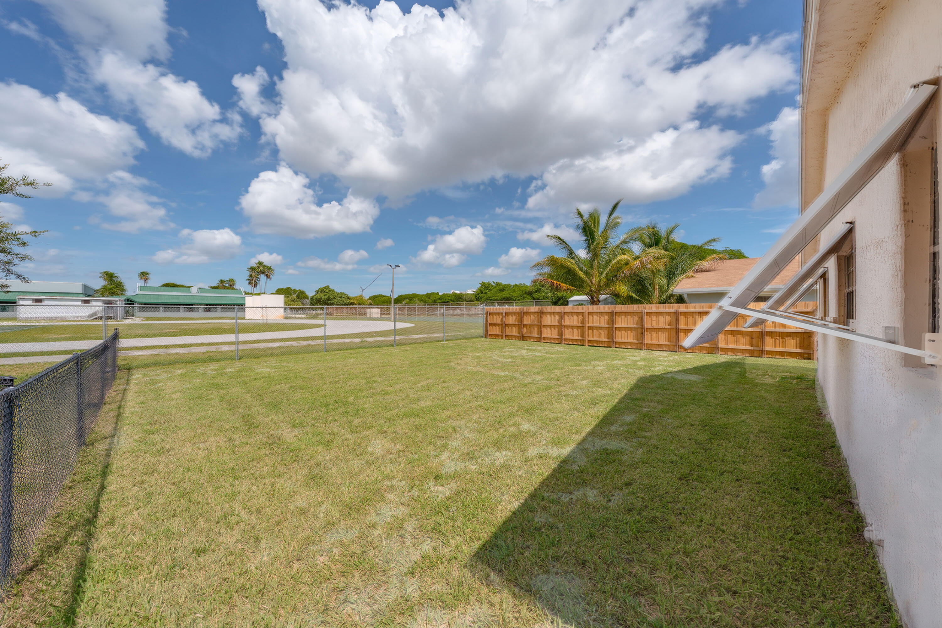 3411 NE 5 Avenue NE # 2 — Photo 4