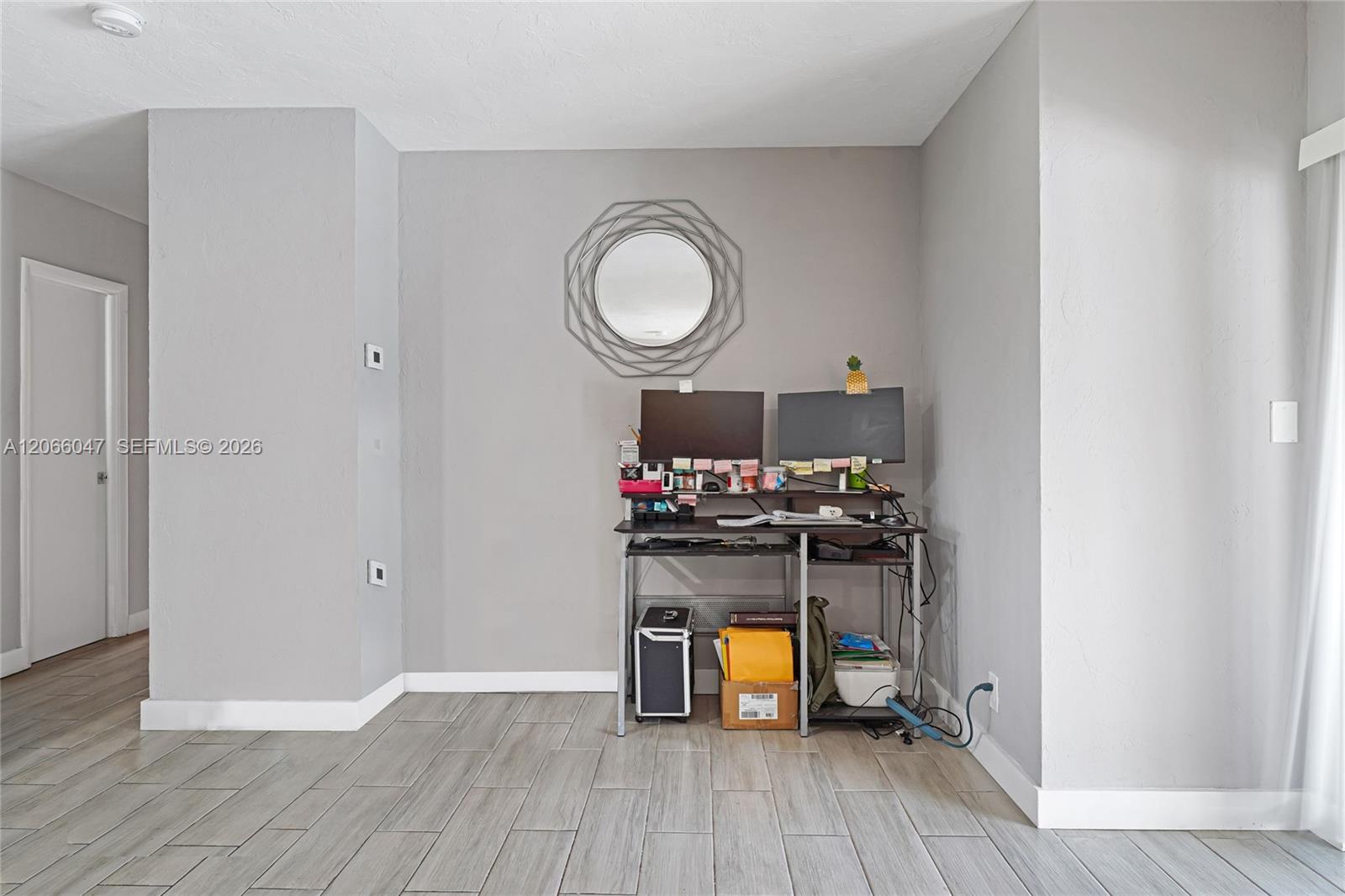 912 NE 9th Ct — Photo 4