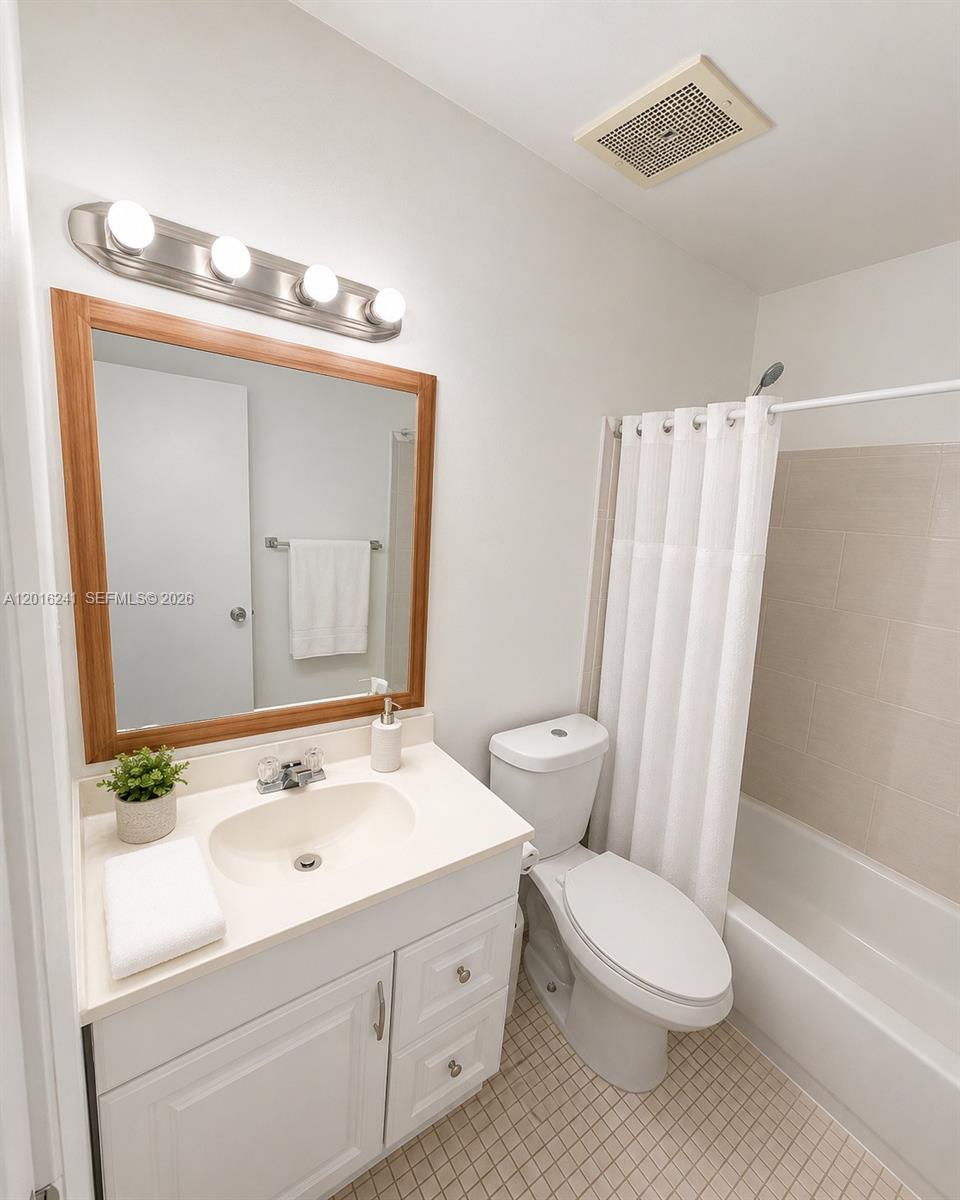 18051 NW 68th Ave # K201, Hialeah FL 33015