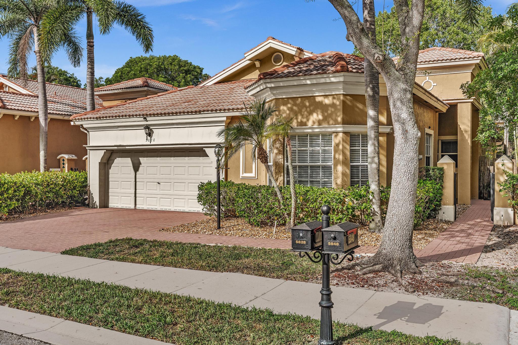 5828 NW 121st Avenue — Photo 3