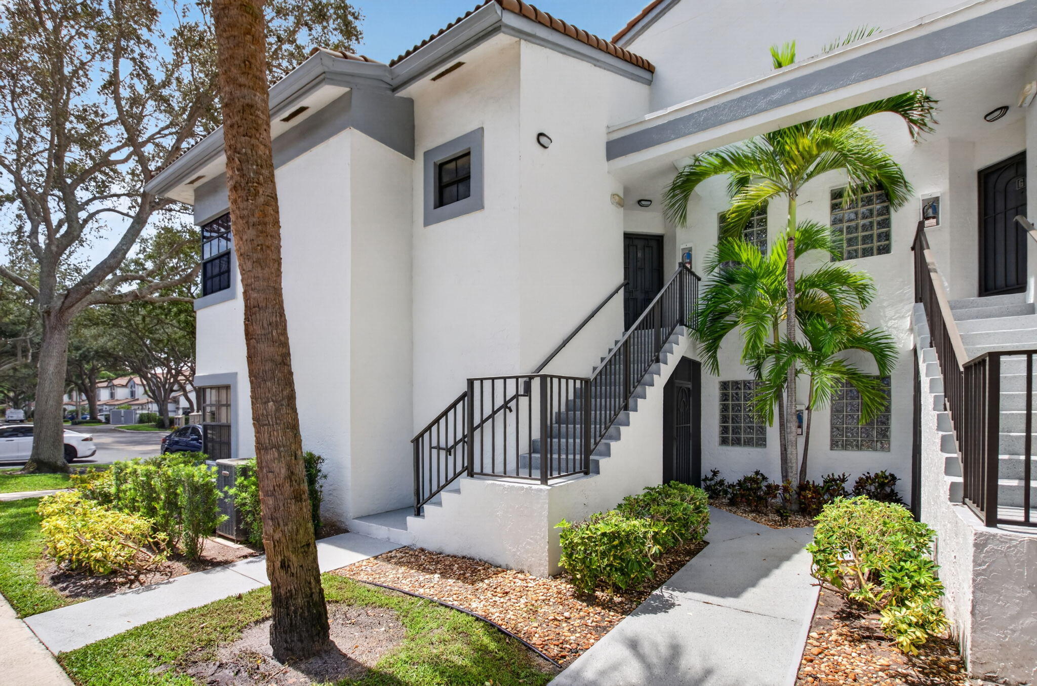 5414 Venetia Court # H — Photo 3
