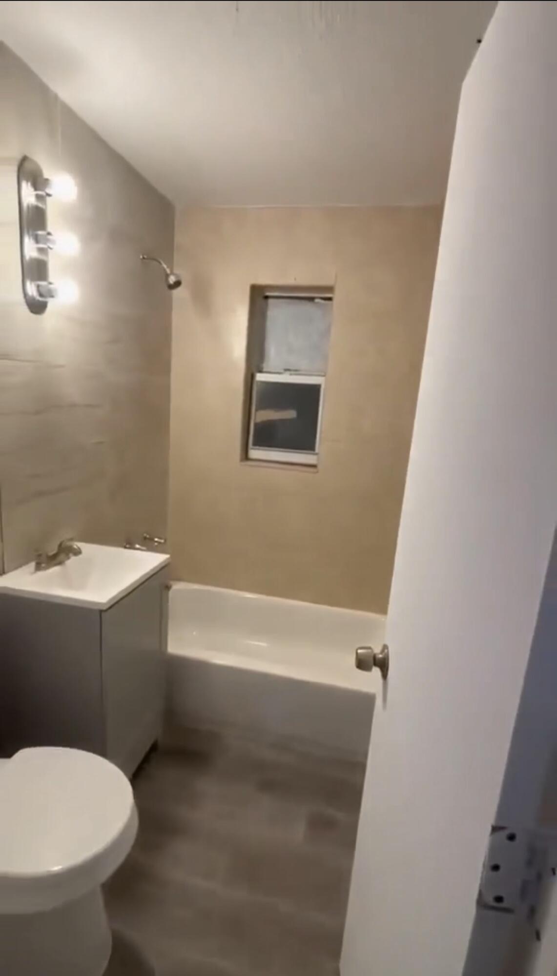 7001 NW 15TH Avenue # 13 — Photo 2
