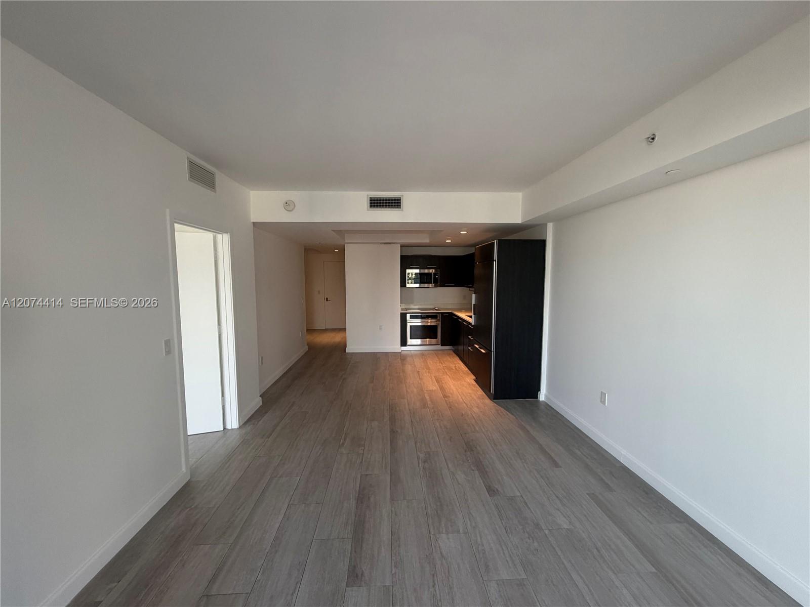 45 SW 9th St # 2504 — Photo 2
