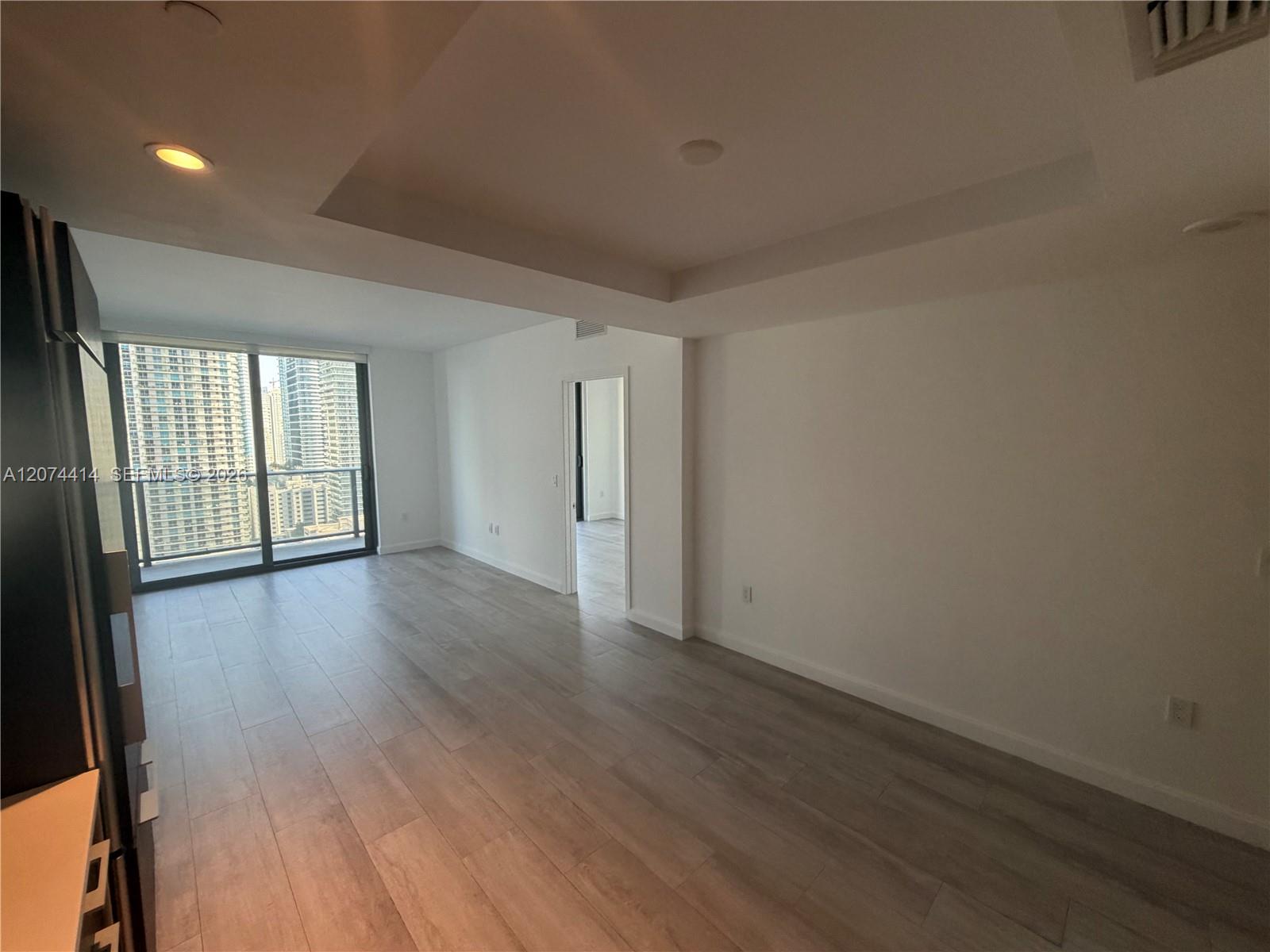 45 SW 9th St # 2504 — Photo 5