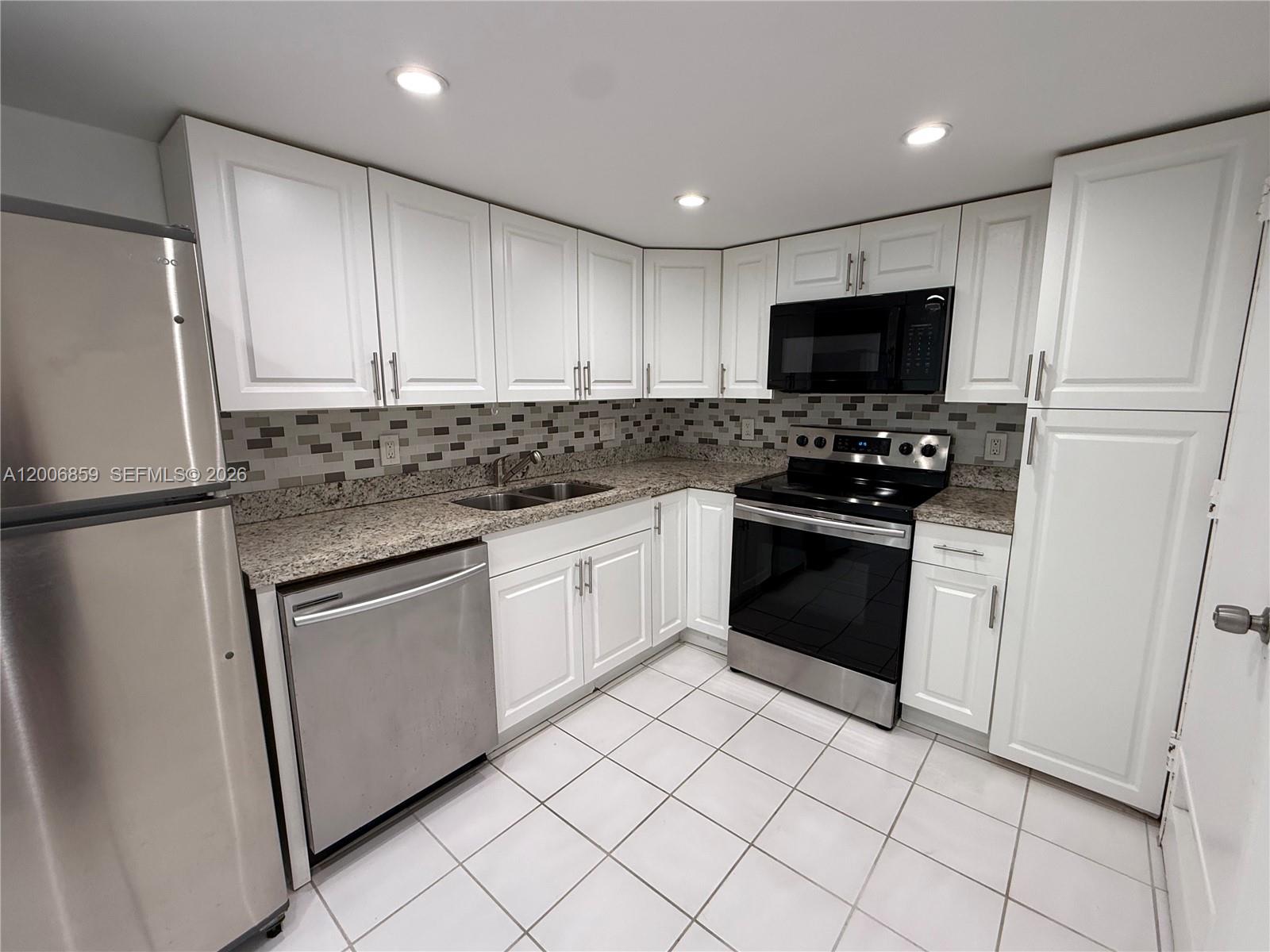 400 Kings Point Dr # 608, Sunny Isles Beach FL 33160