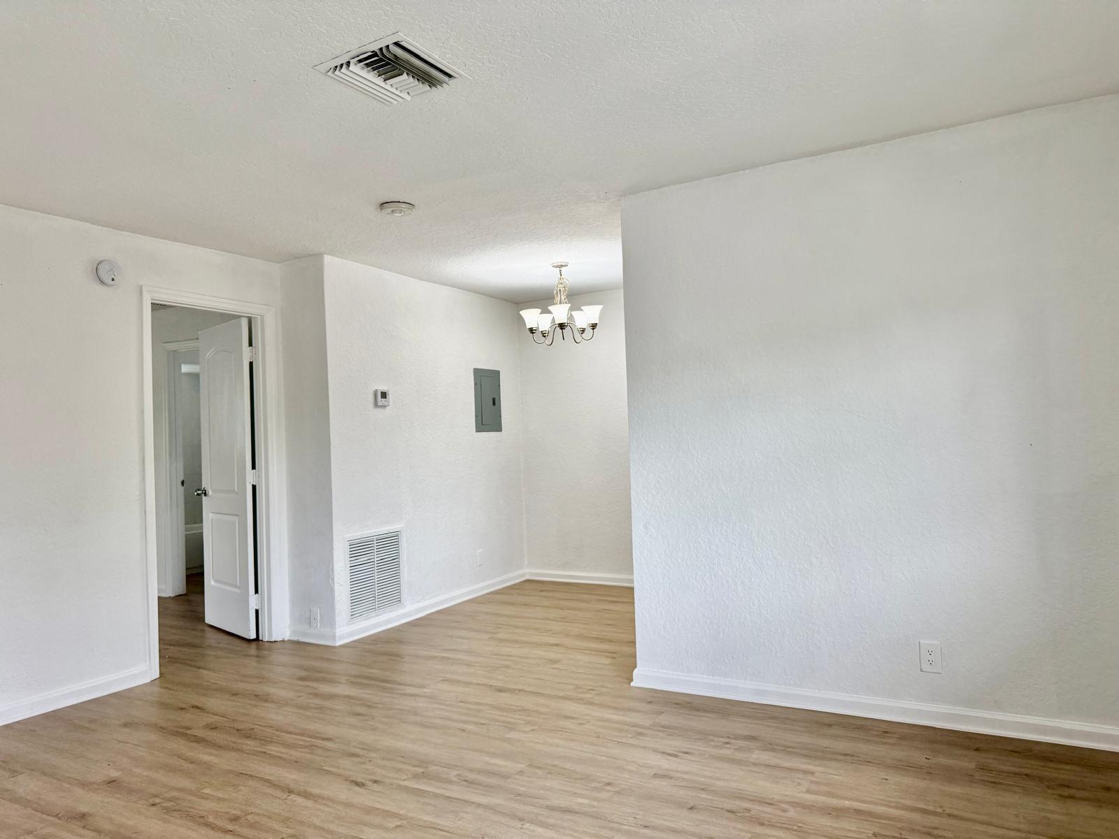 1671 NE 33rd Street Apt 11 — Photo 4