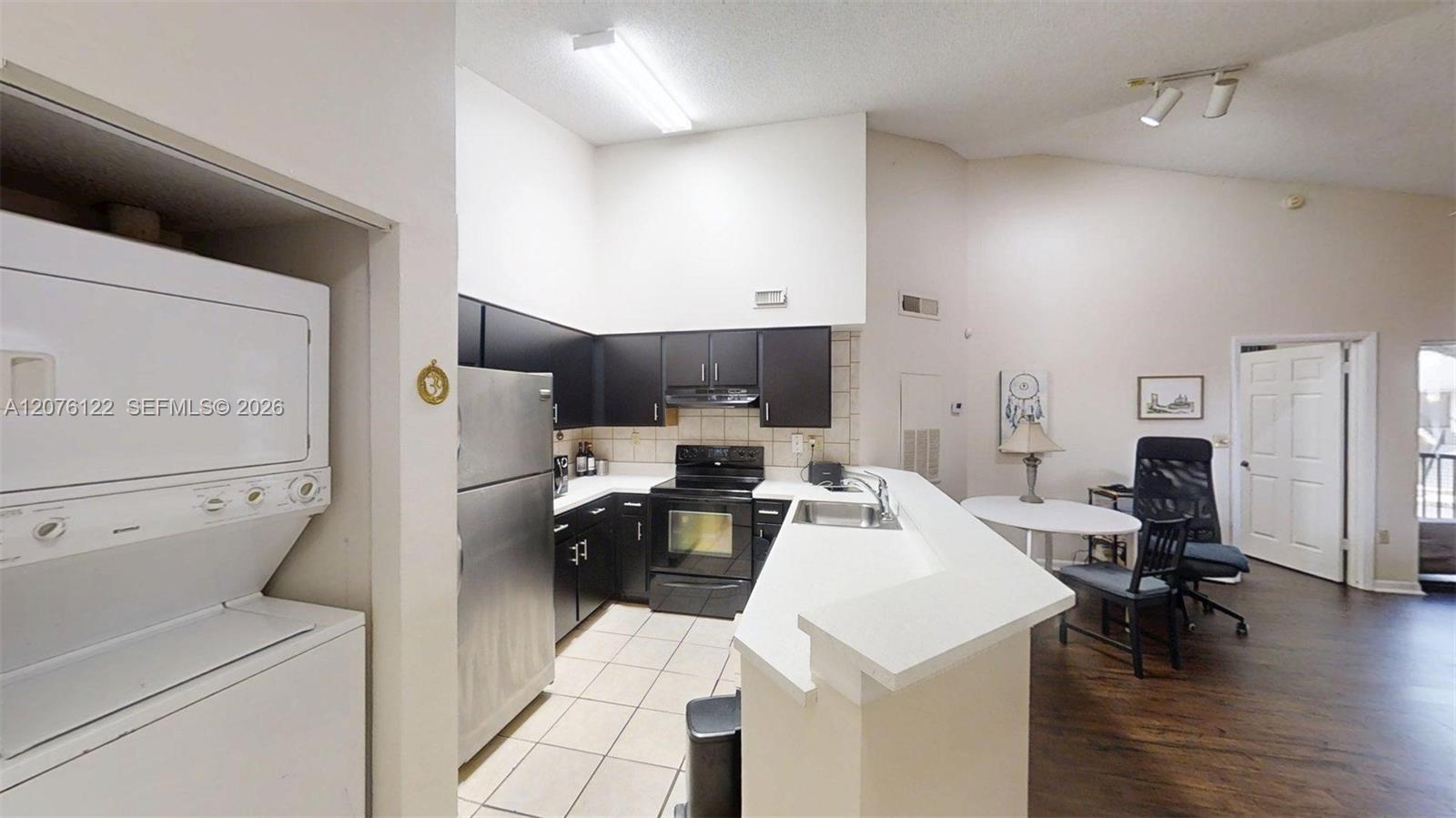 2550 SW 18th Ter # 2118 — Photo 4
