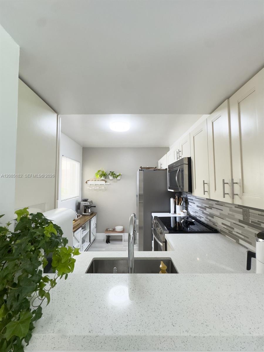 1112 NW 125th Pl # 102 — Photo 4