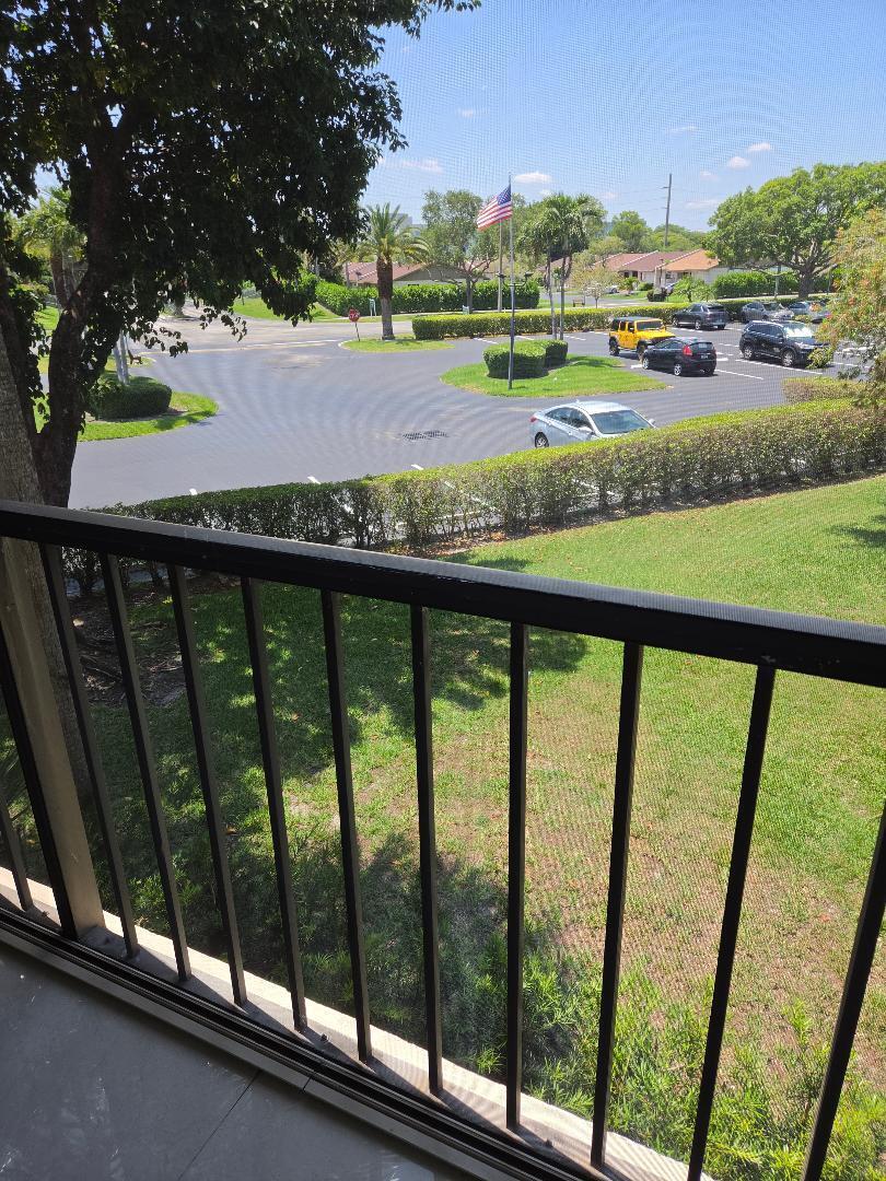 5310 Las Verdes Circle # 220, Delray Beach FL 33484