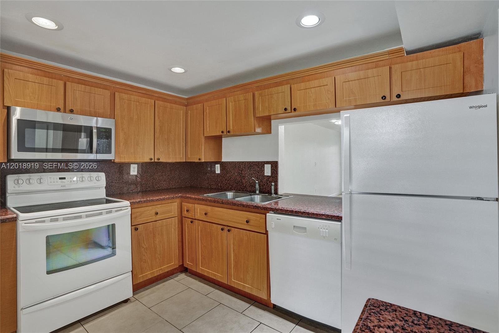 1601 NE 191 ST # B112 — Photo 3