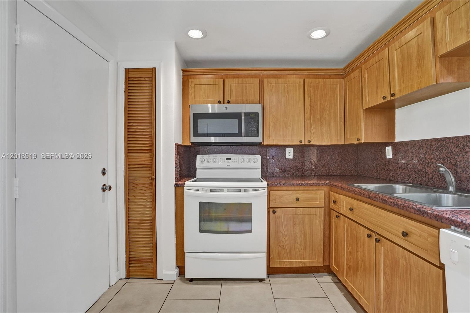 1601 NE 191 ST # B112 — Photo 4