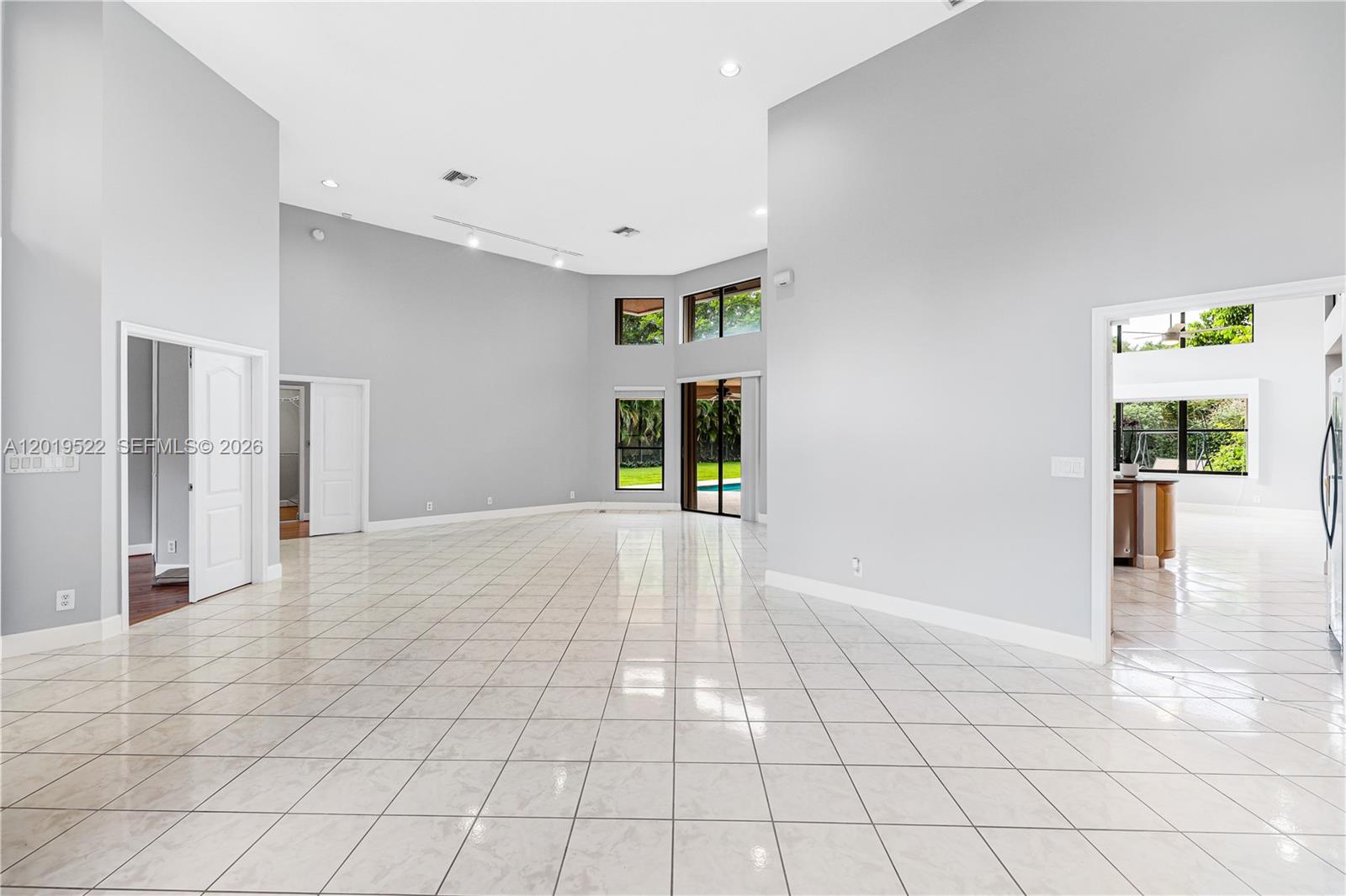 1256 S Manor Dr S — Photo 2