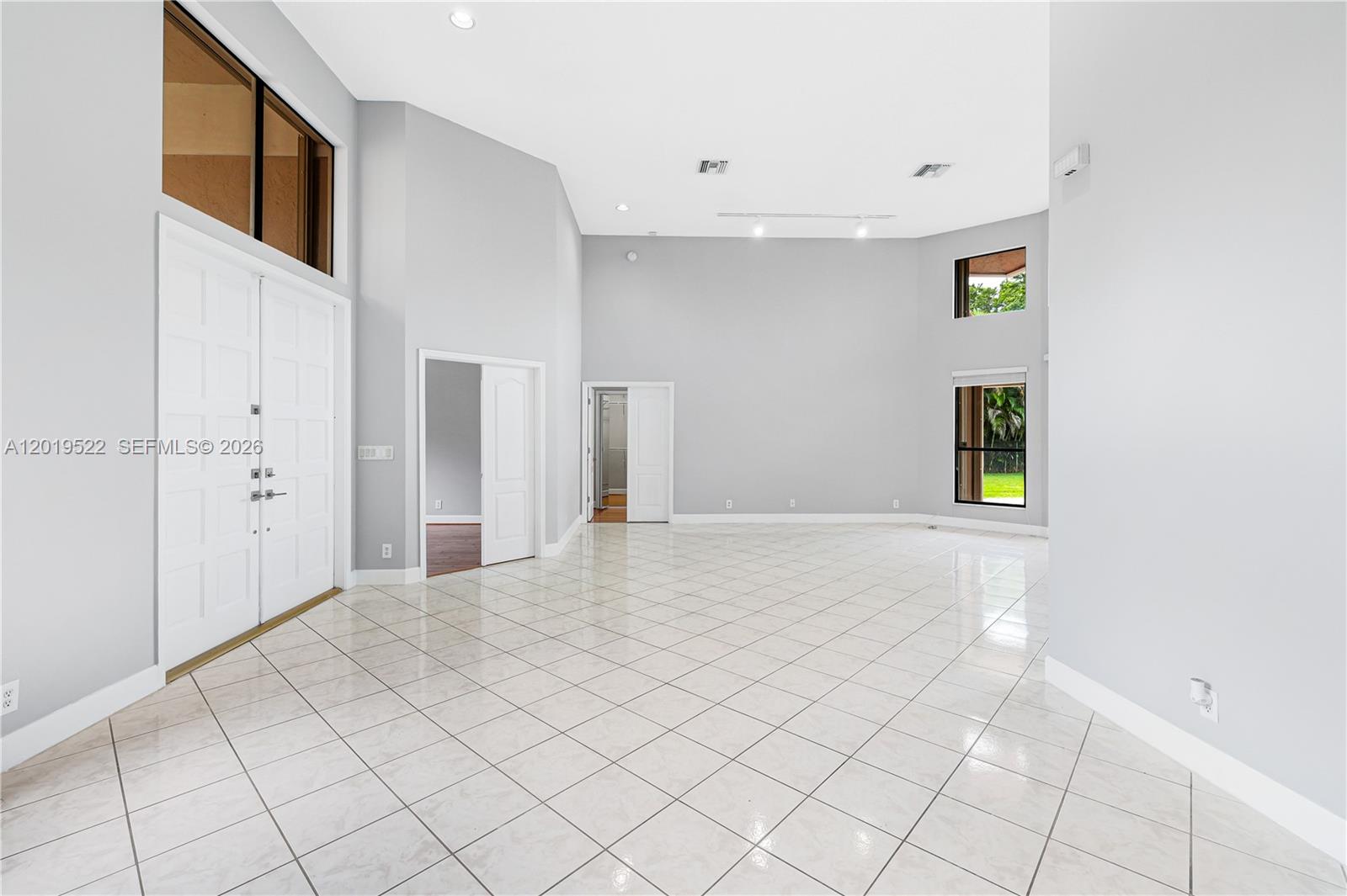 1256 S Manor Dr S — Photo 4