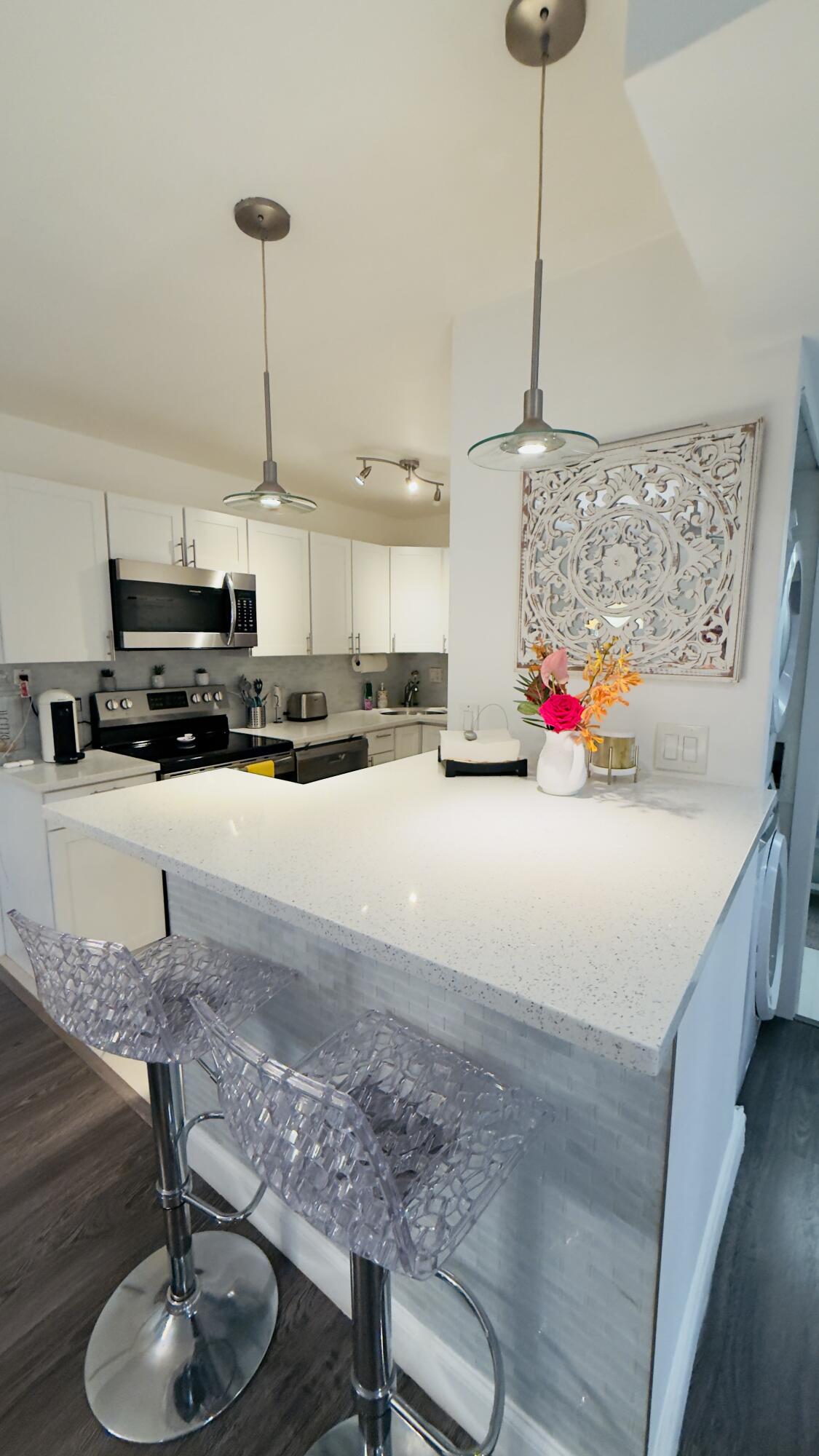 702 SE 2ND Avenue SE # 405 — Photo 2