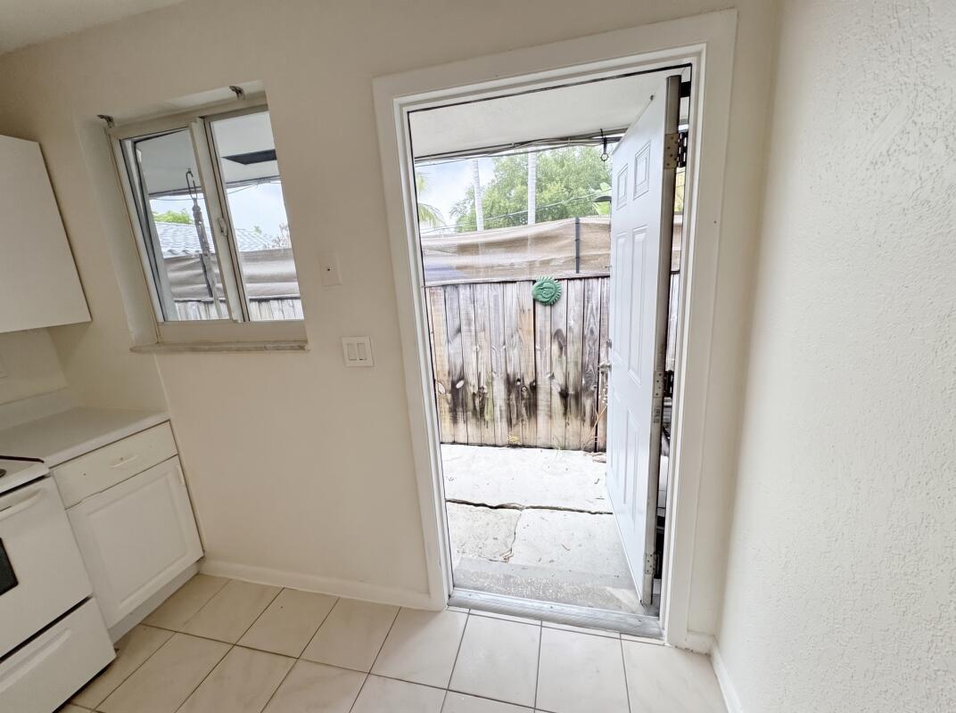 2319 Wilson Street — Photo 2