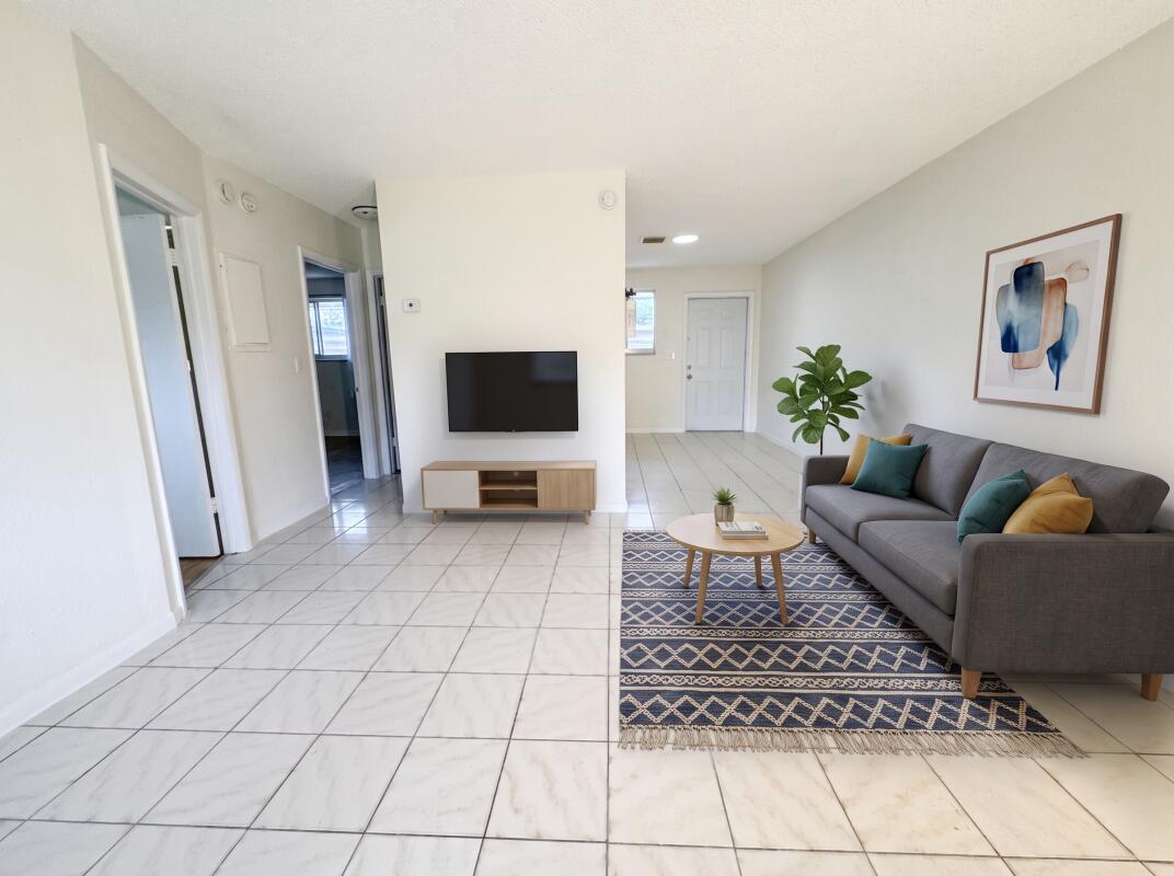 2319 Wilson Street — Photo 4