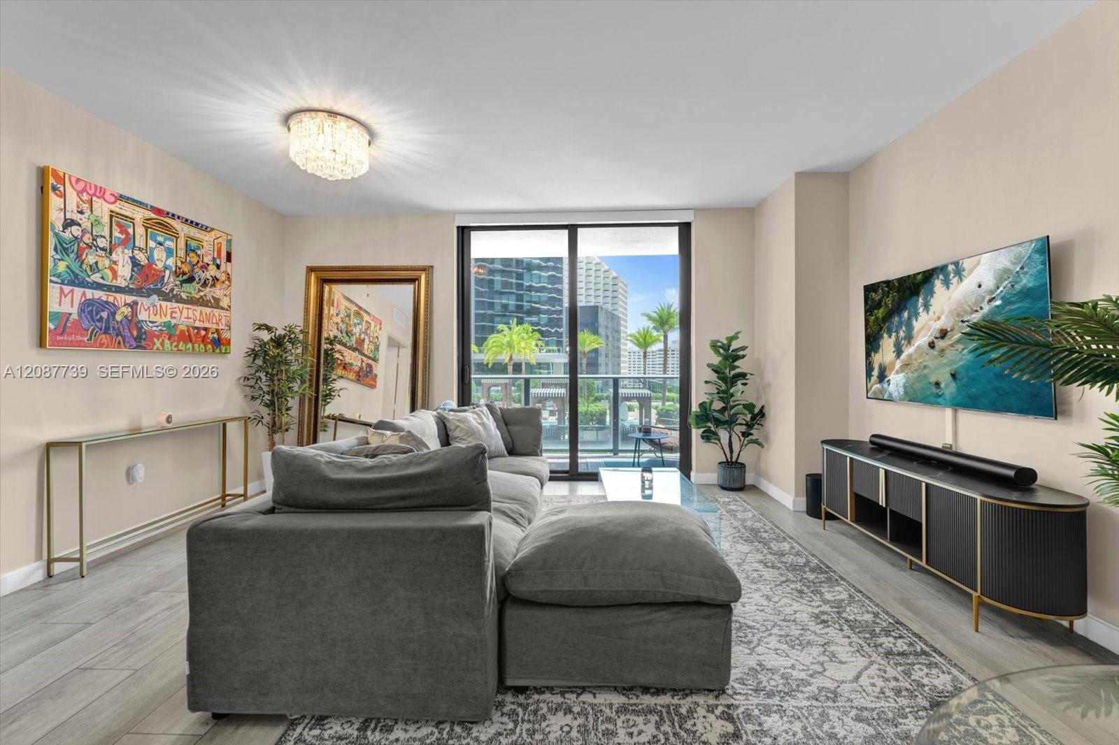 45 SW 9th St # 1002 — Photo 4