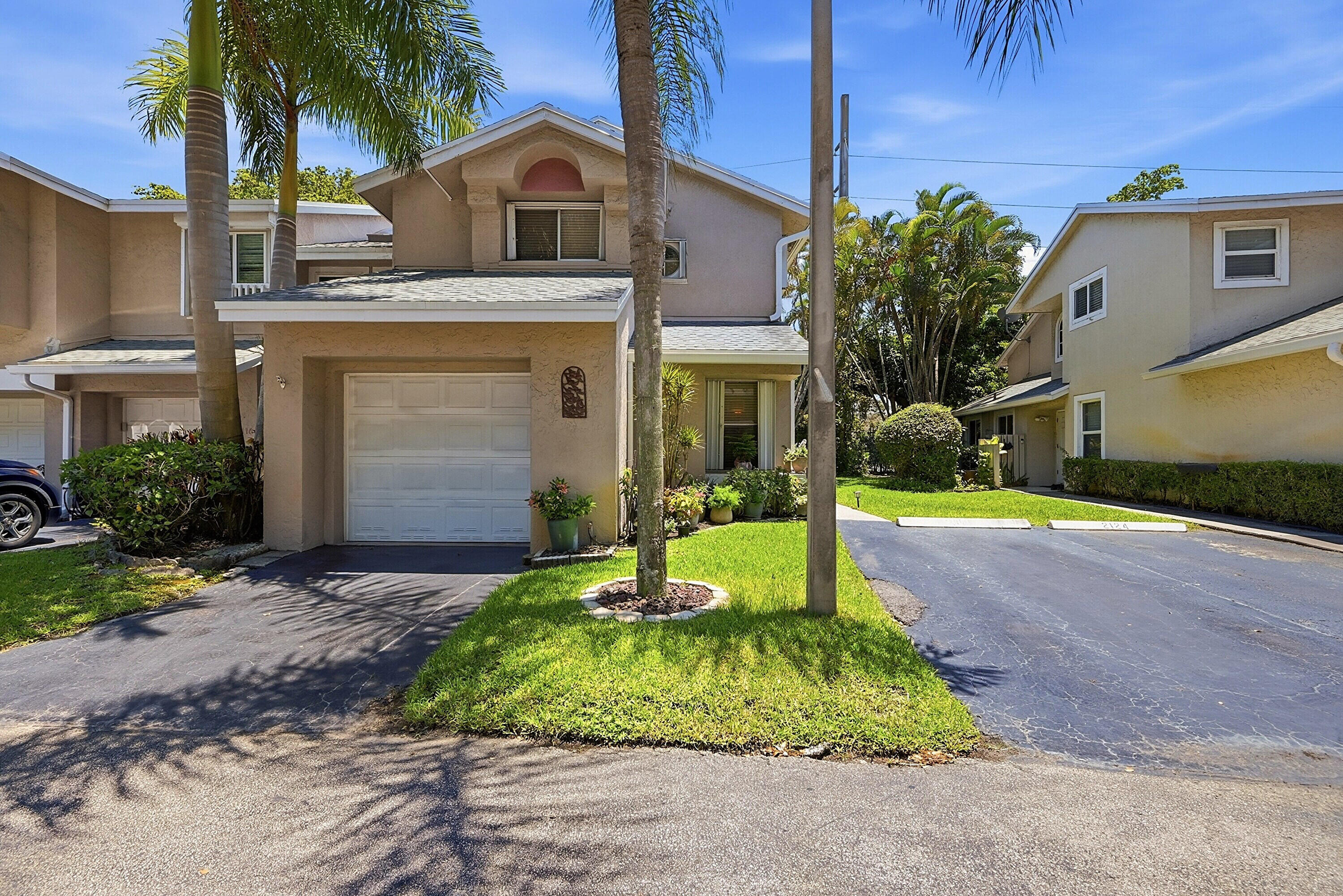 2118 Discovery Circle W, Deerfield Beach FL 33442