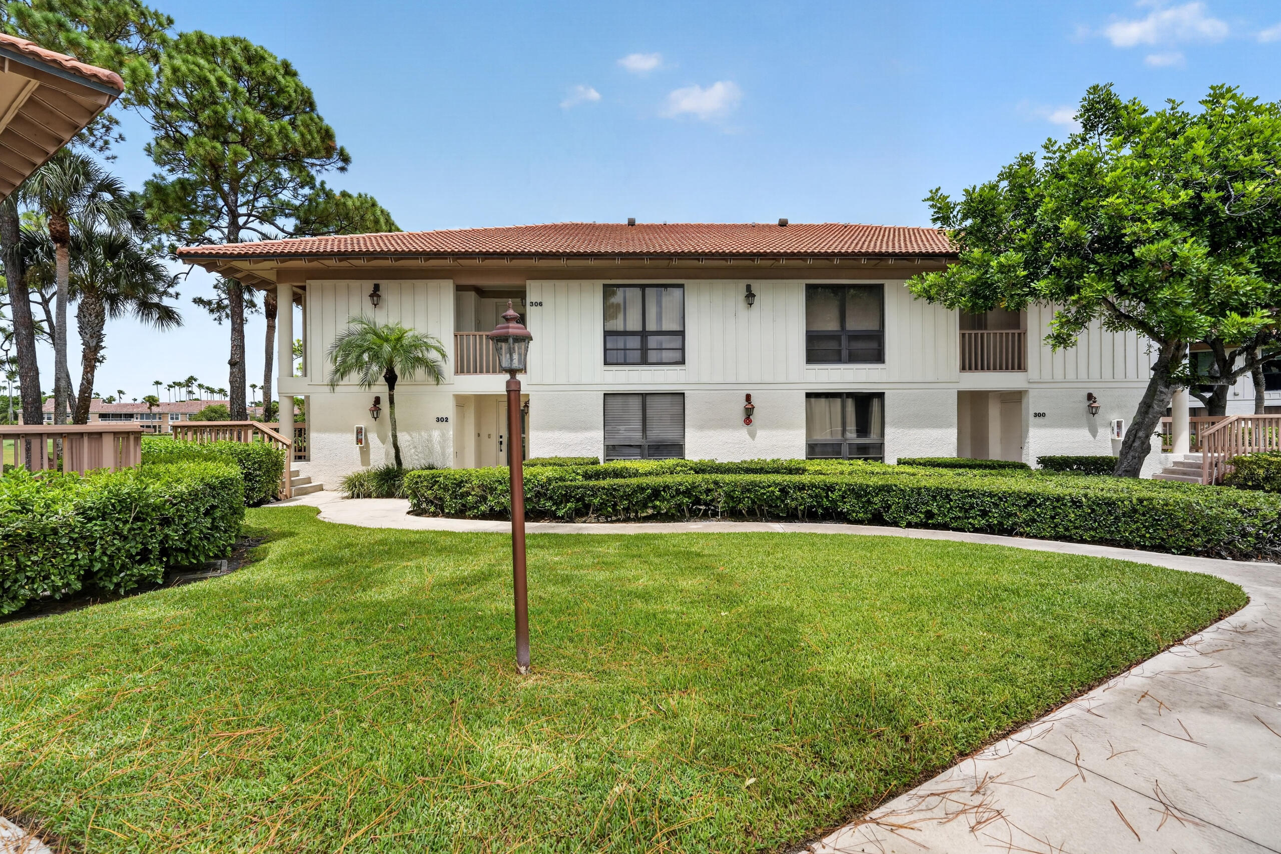 302 Brackenwood Circle, Palm Beach Gardens FL 33418