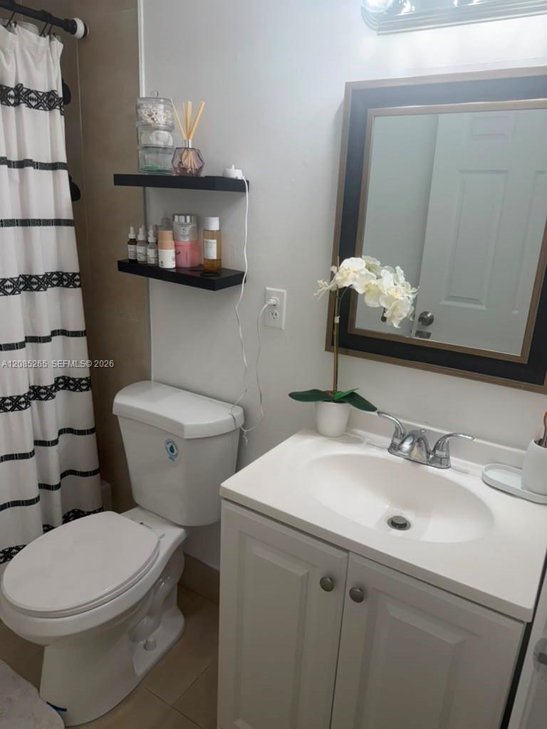 42 W 7th St # 202 — Photo 4